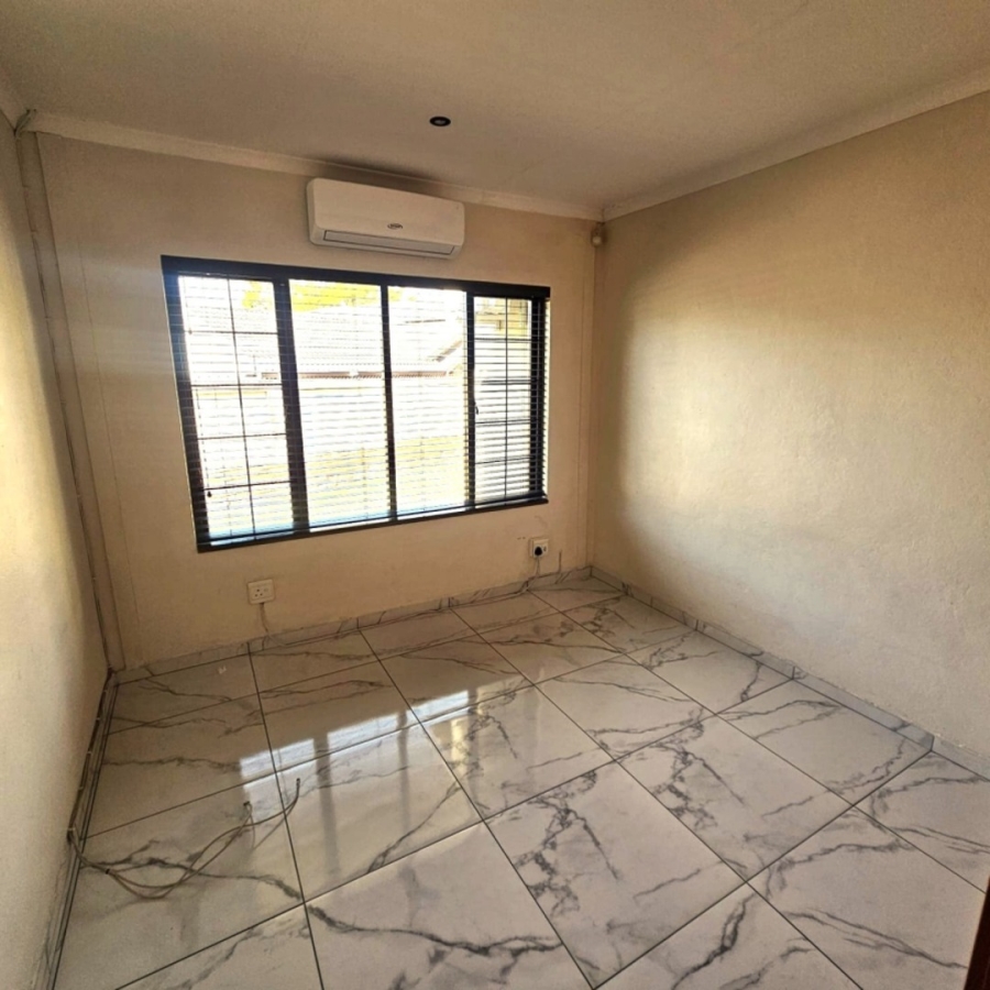 To Let 3 Bedroom Property for Rent in Safari Gardens North West